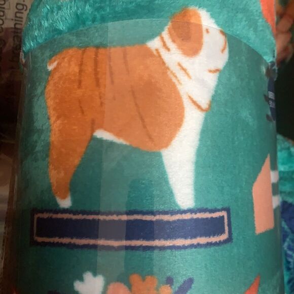 Soft Oversized Plush Dog Throw Blanket 5 ft x 6 ft New Gift - Picture 3 of 3